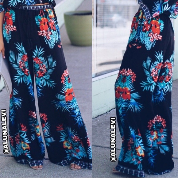 TROPICAL PRINT WIDE LEG PANTS!🏝 - Picture 1 of 2